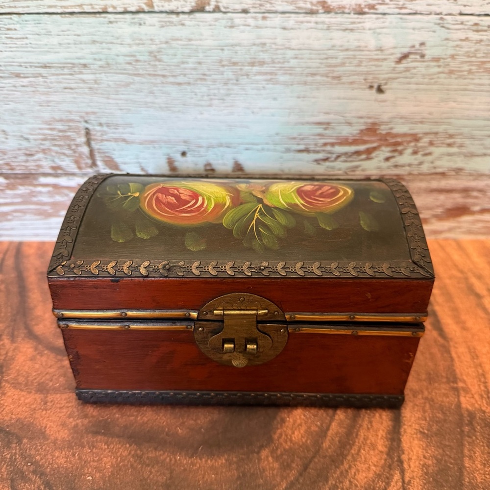 Vintage hand painted wooden jewelry keepsake box flowers floral metal trim